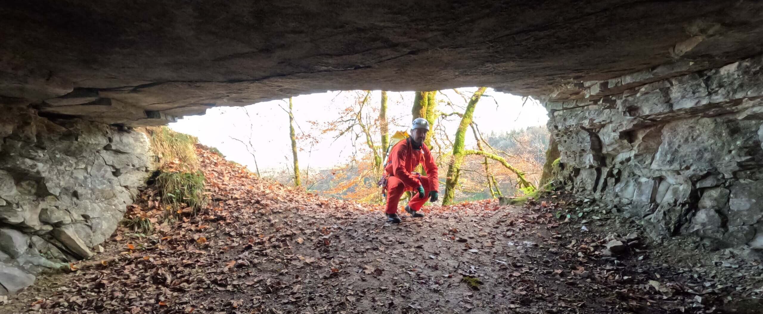 Entrée de la grotte de Balerne, destinée à la découverte